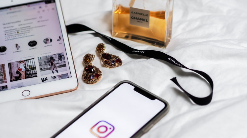 #EcomersyBasic #57: Jak połączyć konto na Instagramie ze sklepem internetowym?
