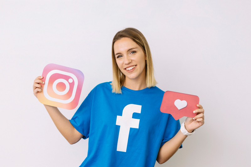 EcomersyBasic #96: Zarządzanie firmowym Instagramem z poziomu FB. Jak to zrobić?
