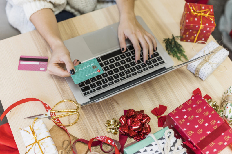 #EcomersyBasic #102: Jak podnieść obrót w e-sklepie przed Świętami Bożego Narodzenia?