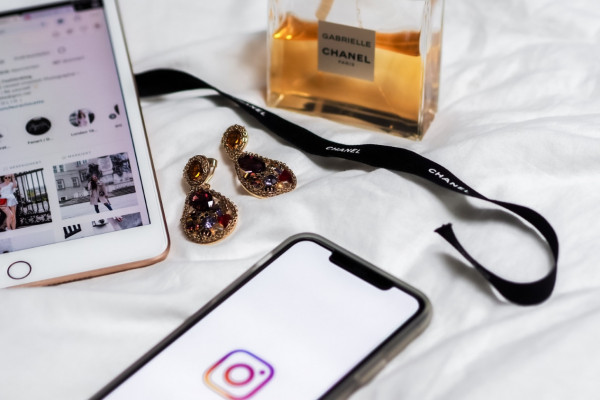 #EcomersyBasic #57: Jak połączyć konto na Instagramie ze sklepem internetowym?