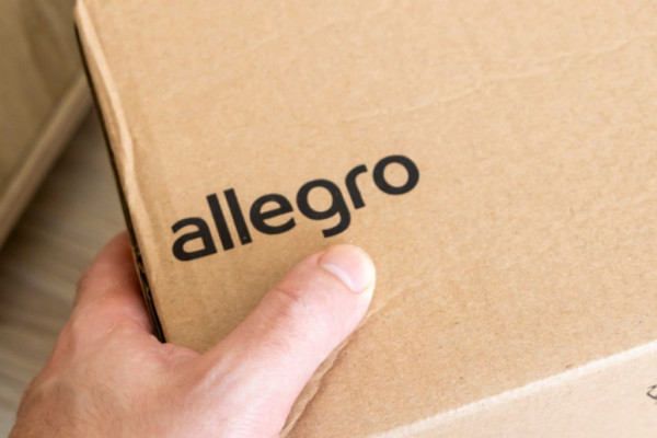 Allegro z mocnym wzrostem – przyspiesza w Polsce i za granicą
